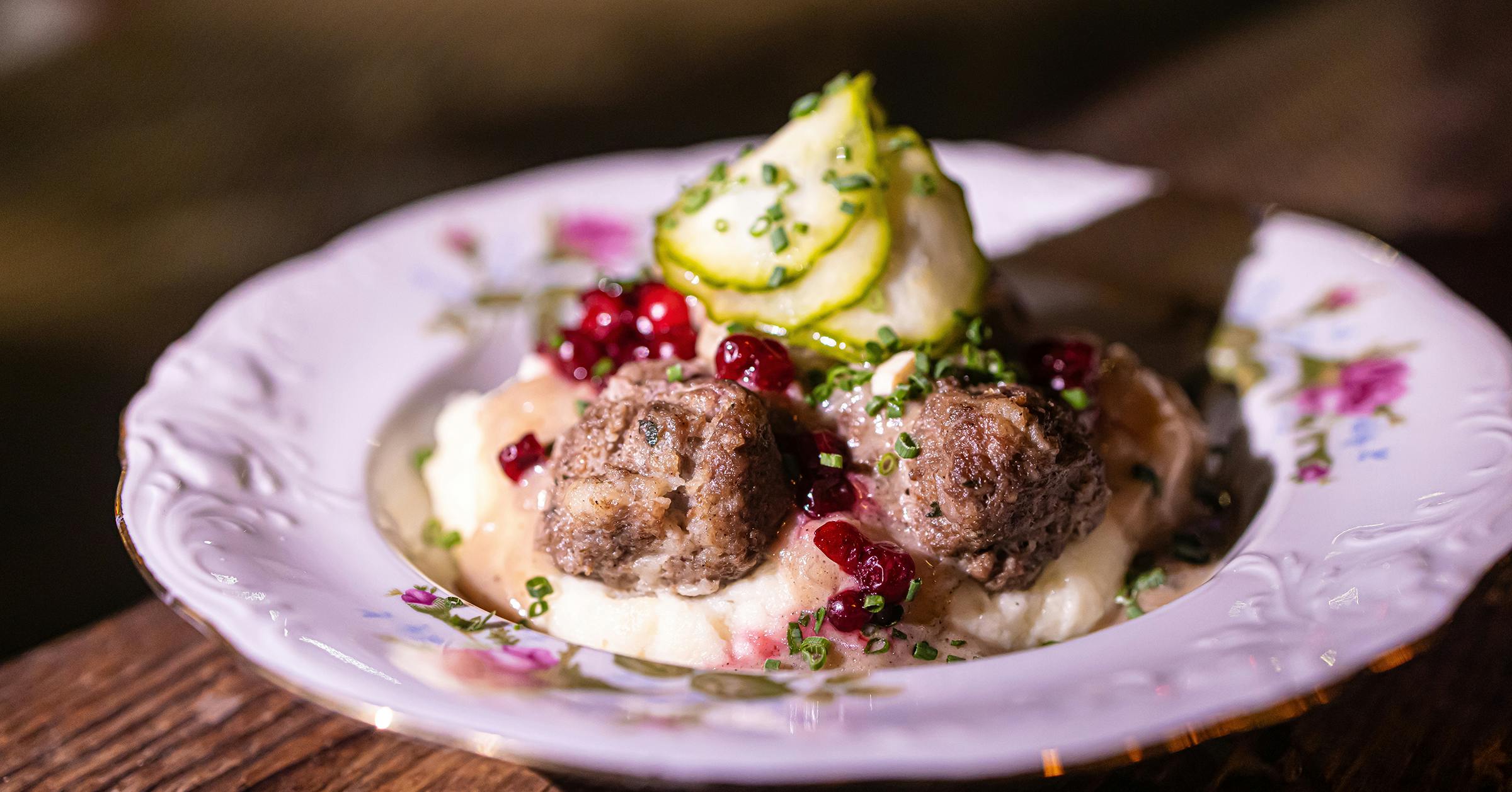 Twin Cities Delights: Where to Savor Swedish Meatballs in MN